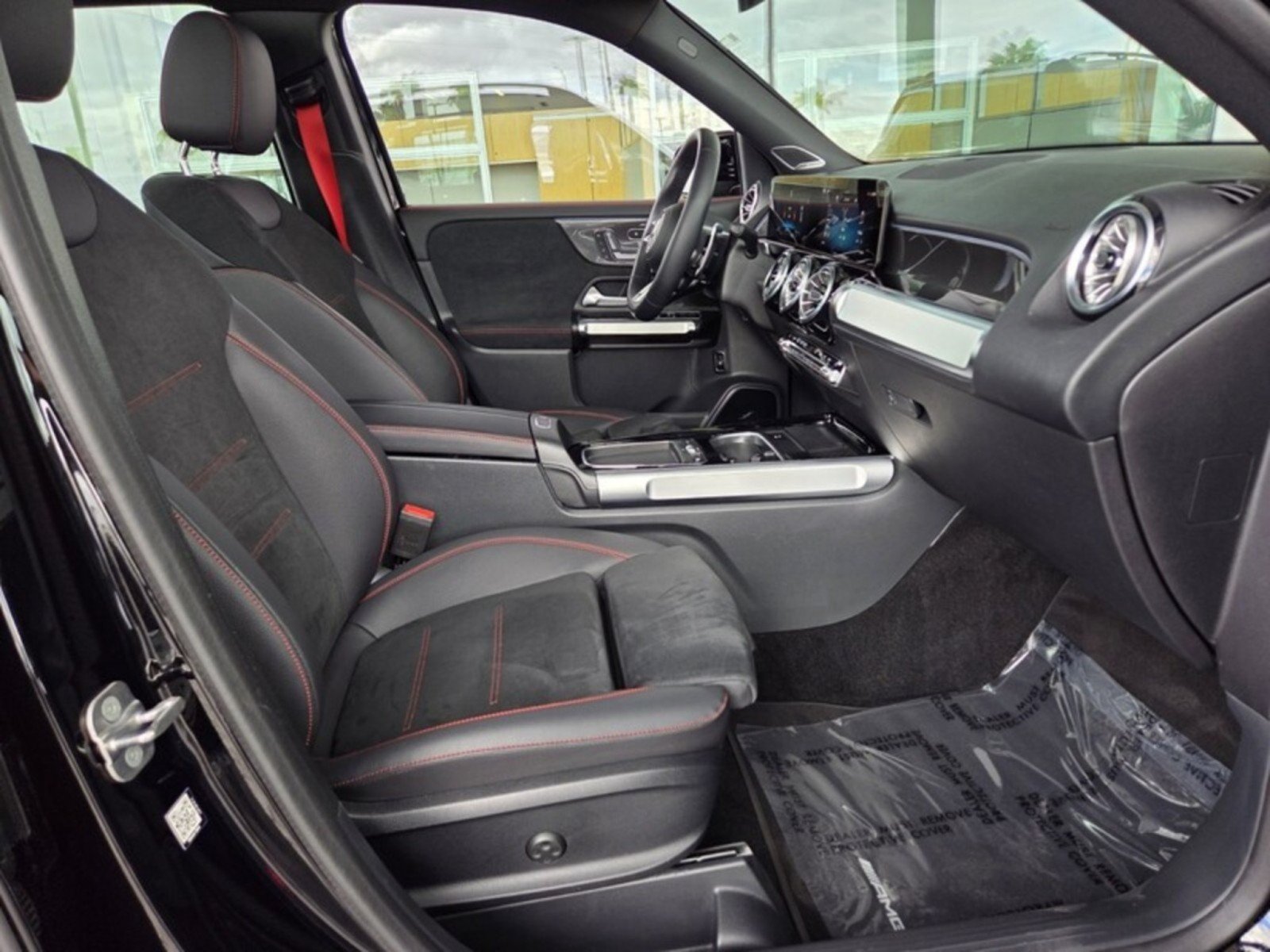 Certified 2026 Mercedes-Benz GLB 35 AMG 4MATIC image 19