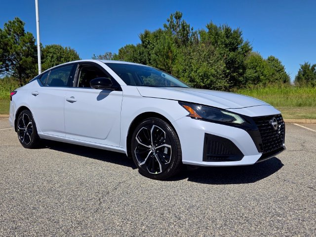 New 2026 Nissan Altima 2.5 SR w/ SR Premium Package FWD image 1