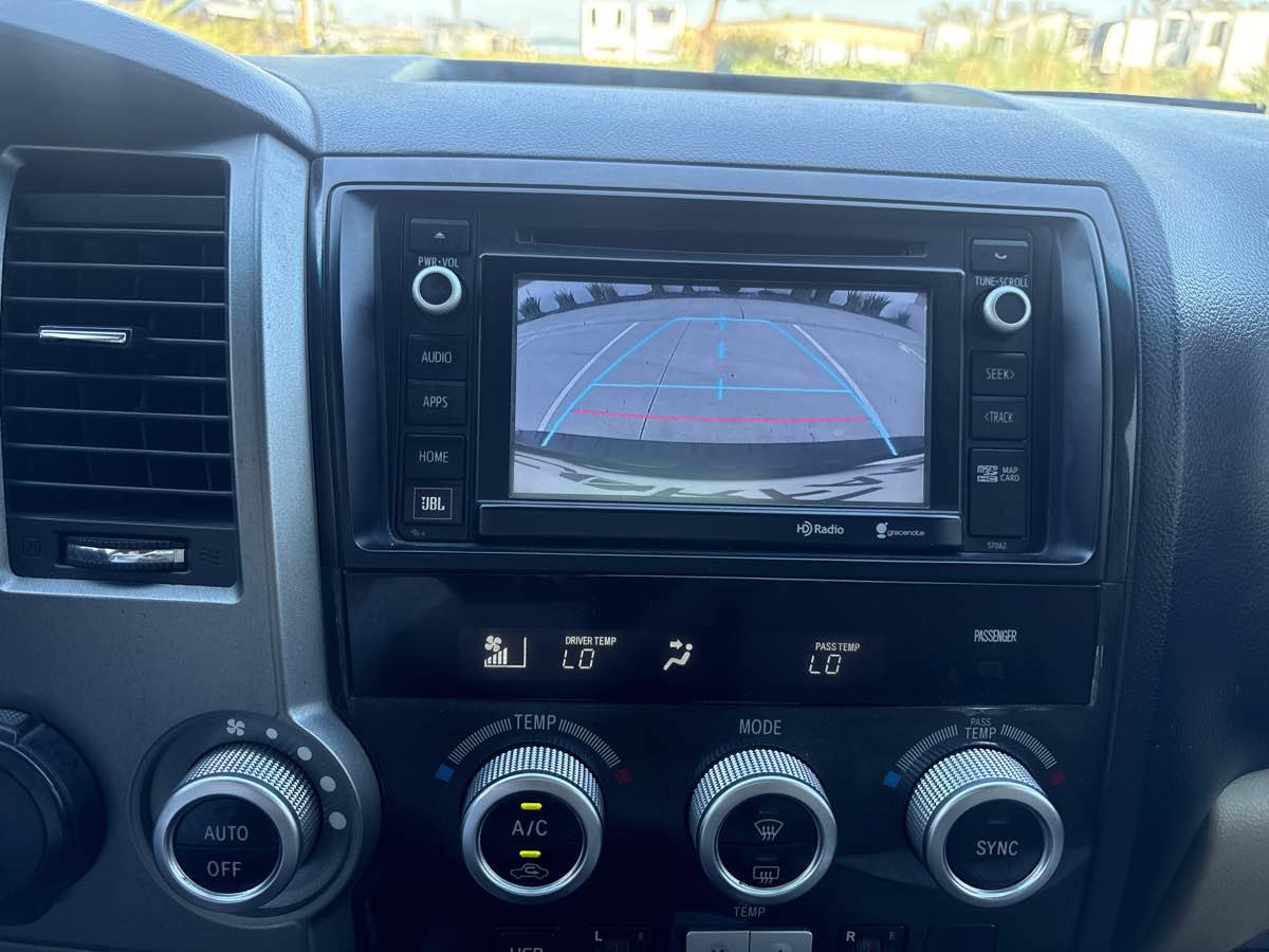 Used 2015 Toyota Sequoia Platinum RWD image 31