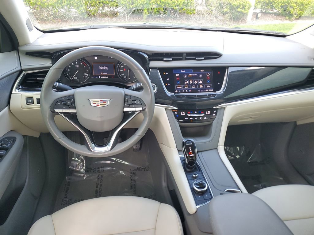 Used 2020 Cadillac XT6 Premium Luxury FWD image 17