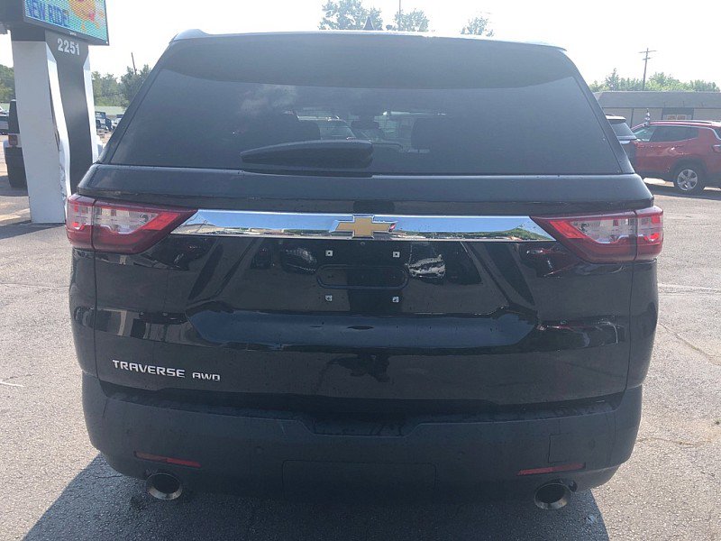 Used 2021 Chevrolet Traverse LS image 4