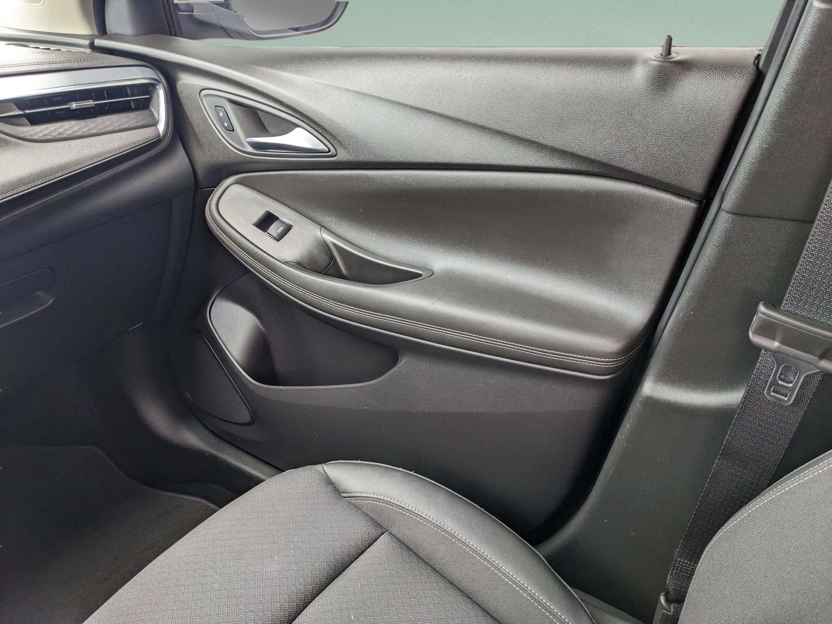 Used 2025 Buick Encore GX Preferred image 16