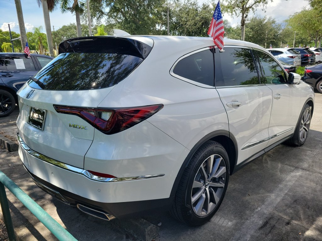 Certified 2025 Acura MDX w/ Technology Package FWD image 8