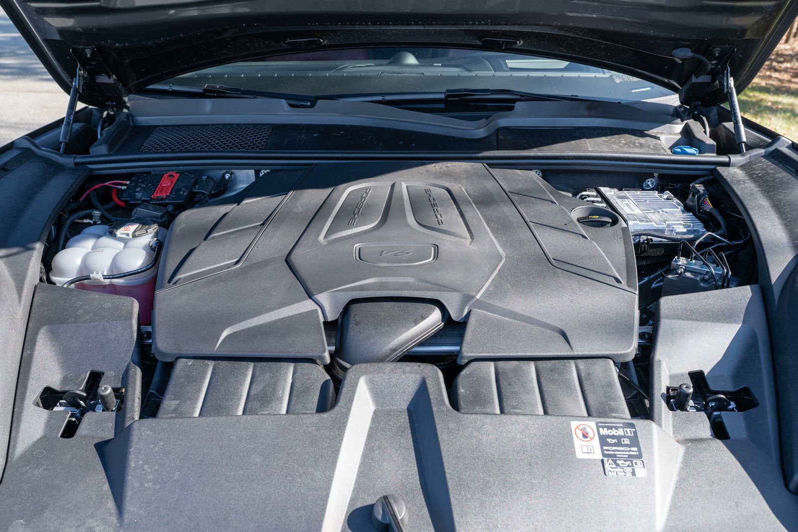 Certified 2025 Porsche Cayenne image 17