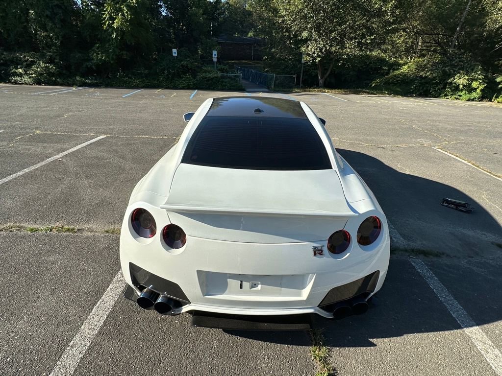 Used 2014 Nissan GT-R Premium w/ Premium Interior Package image 13