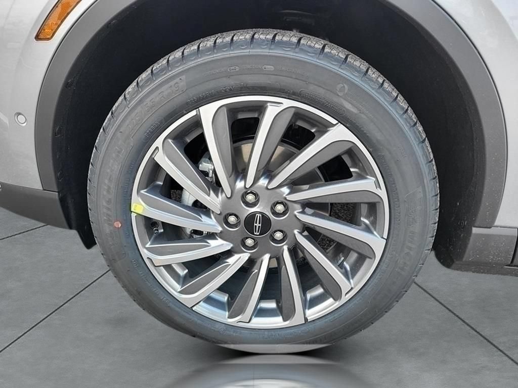 New 2024 Lincoln Corsair Reserve FWD image 9