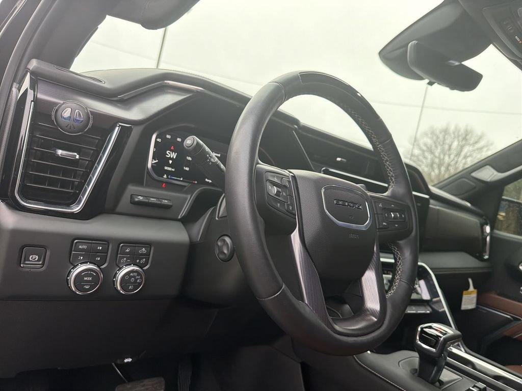 Used 2026 GMC Sierra 1500 Denali Ultimate AWD/4WD image 10