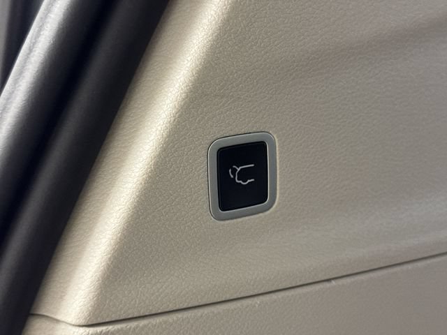 Used 2023 Chrysler Pacifica Limited FWD image 27