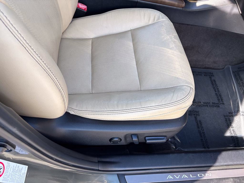 Used 2013 Toyota Avalon Limited FWD image 43