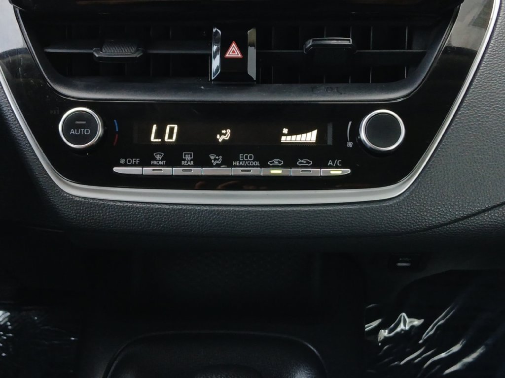 Used 2023 Toyota Corolla LE FWD image 4