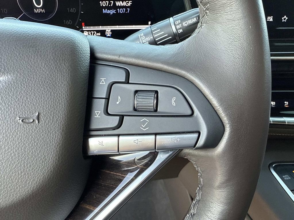 Certified 2022 Cadillac Escalade ESV Premium Luxury w/ Performance Package image 29