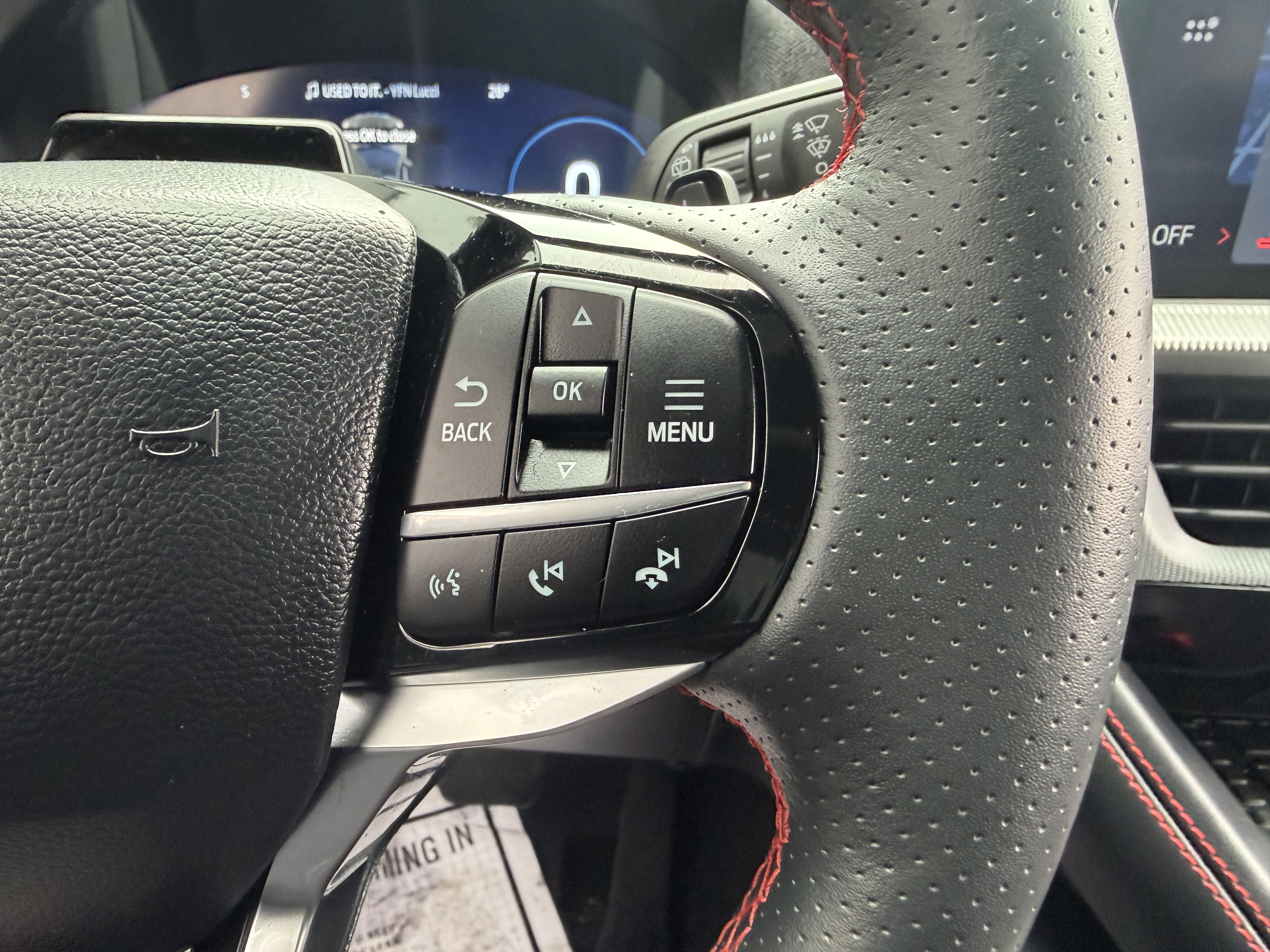 Used 2025 Ford Explorer ST image 38