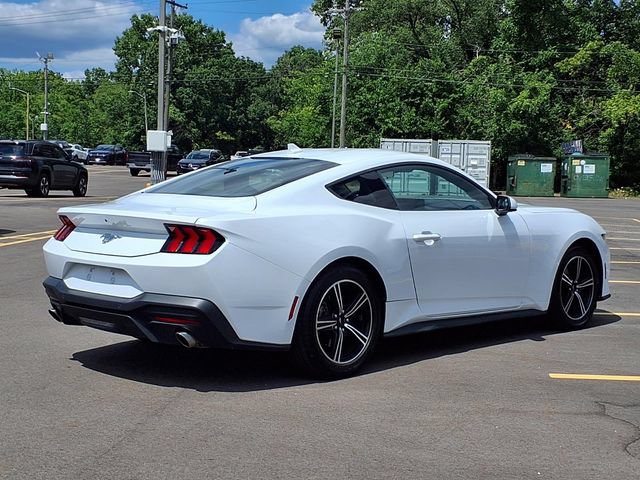 Used 2025 Ford Mustang Coupe RWD image 2