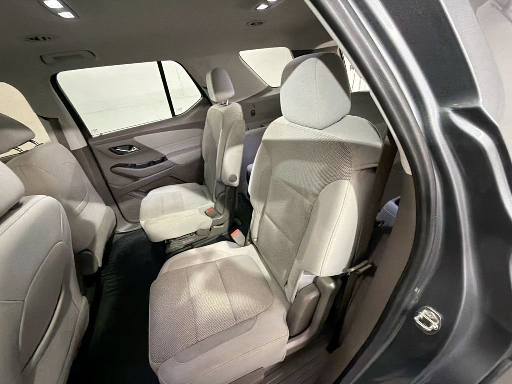 Used 2020 Chevrolet Traverse LT FWD image 23