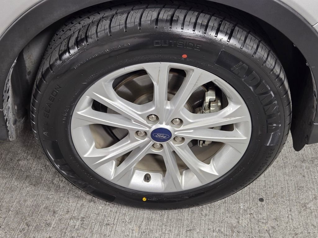 Used 2019 Ford Escape SEL FWD image 10