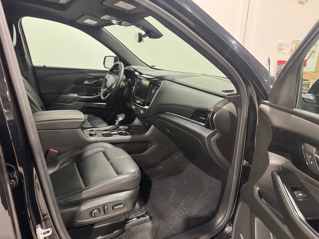 Used 2023 Chevrolet Traverse RS AWD/4WD image 23
