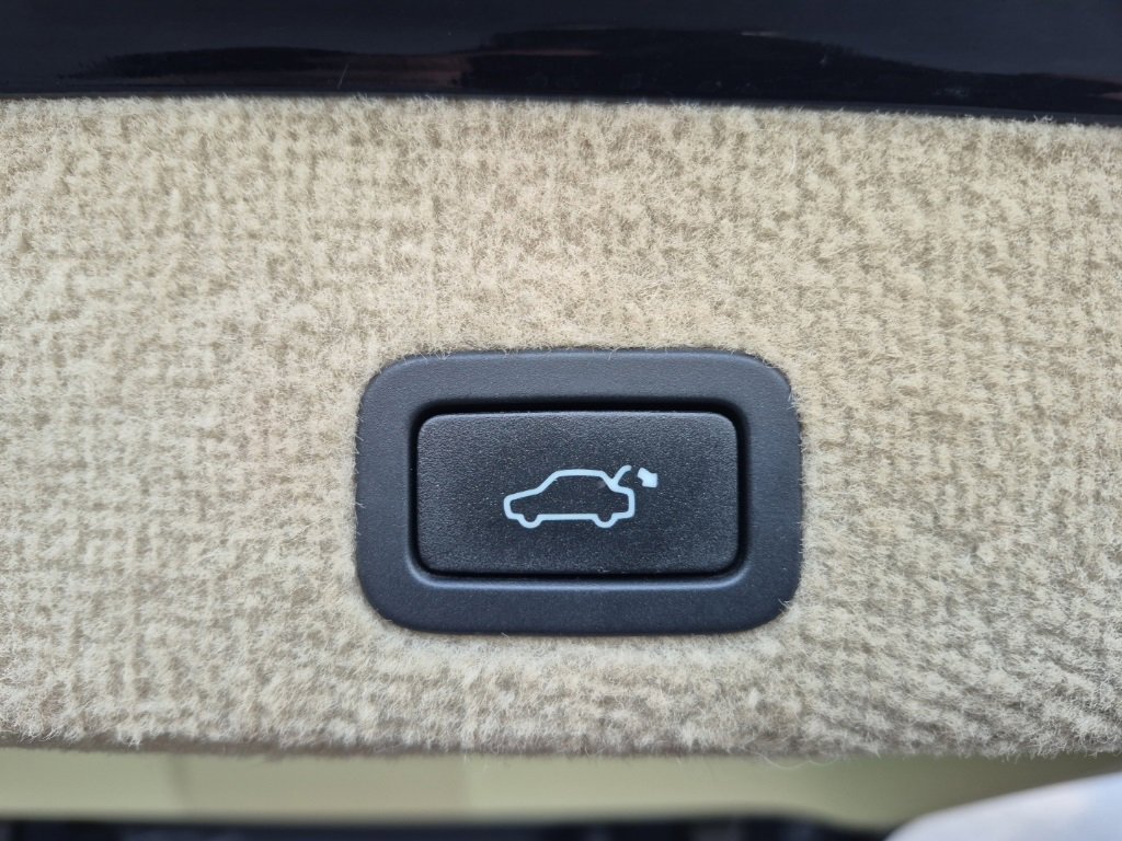 Used 2016 Volvo XC70 T5 Platinum image 12