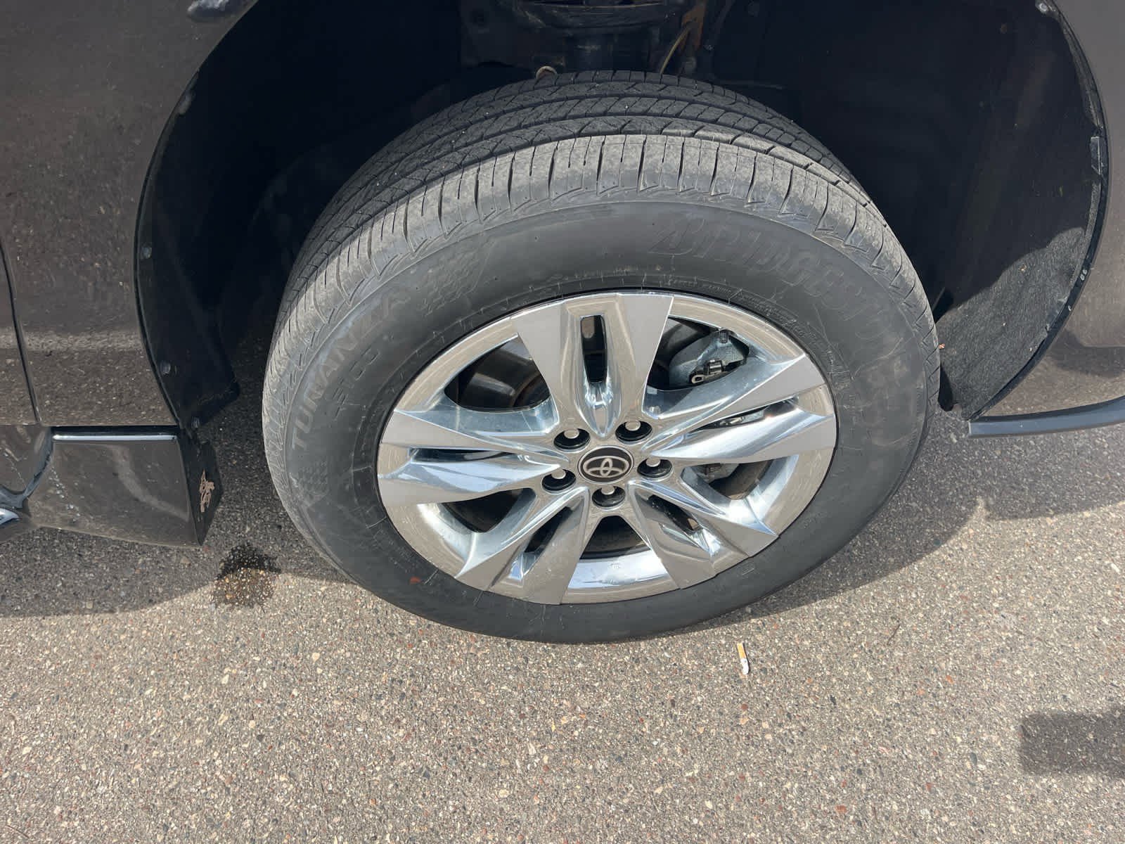Used 2024 Toyota Sienna XLE w/ XLE Plus Package image 6
