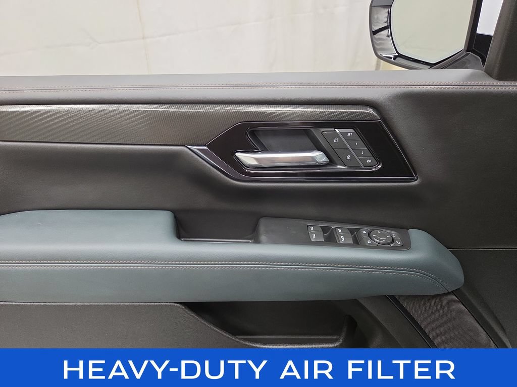 Used 2025 GMC Yukon XL AT4 w/ AT4 Premium Package AWD/4WD image 22