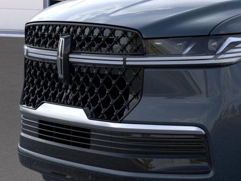 New 2025 Lincoln Navigator Reserve w/ Jet Appearance Package image 17
