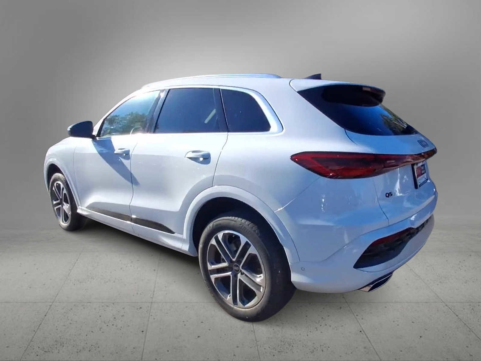 Certified 2025 Audi Q5 Premium w/ Convenience Package AWD/4WD image 6