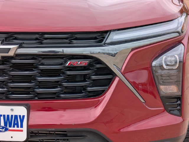 Used 2025 Chevrolet Trax RS w/ Driver Confidence Package FWD image 8