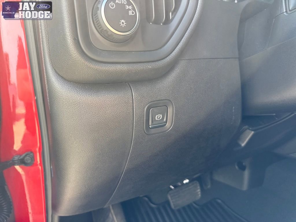 Used 2025 Chevrolet Silverado 2500 Custom w/ Custom Value Package image 39