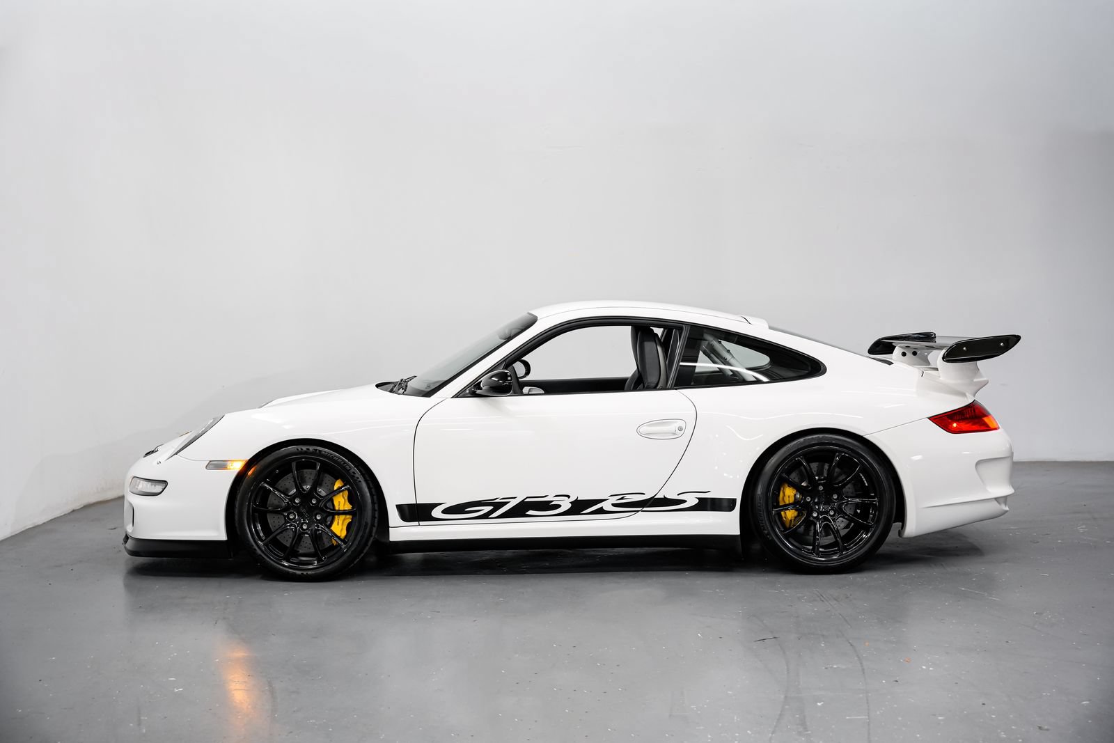 Used 2007 Porsche 911 GT3 RS RWD image 7