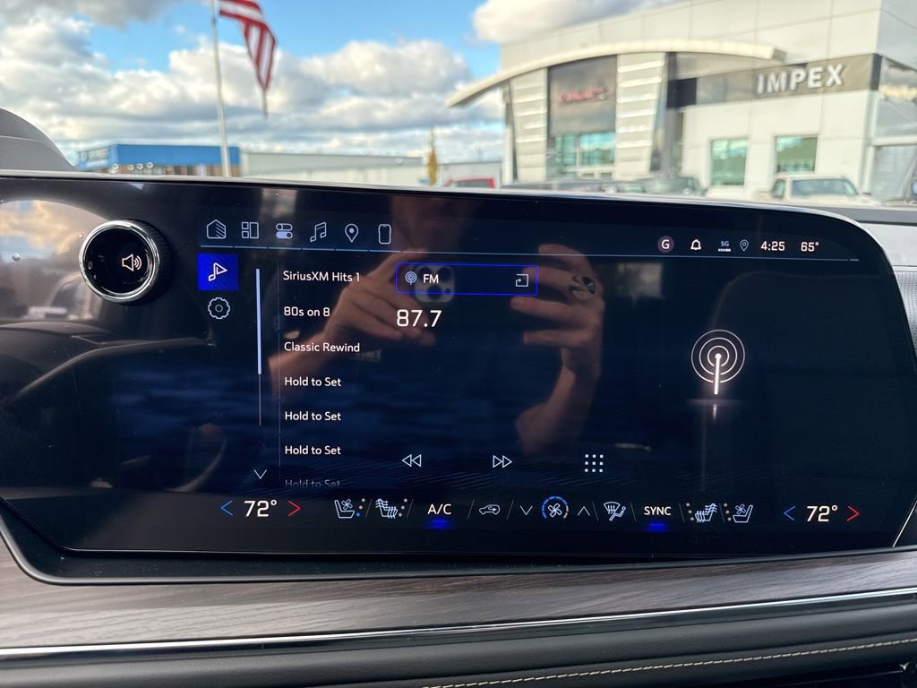 New 2026 Chevrolet Suburban Premier image 20