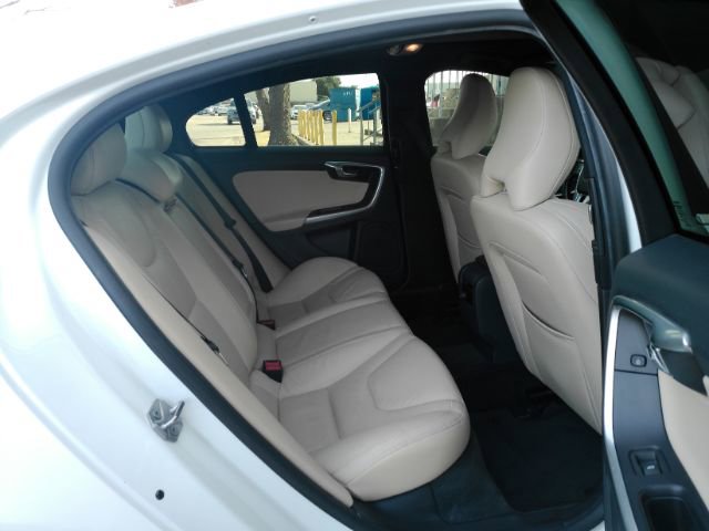 Used 2015 Volvo S60 T6 image 25