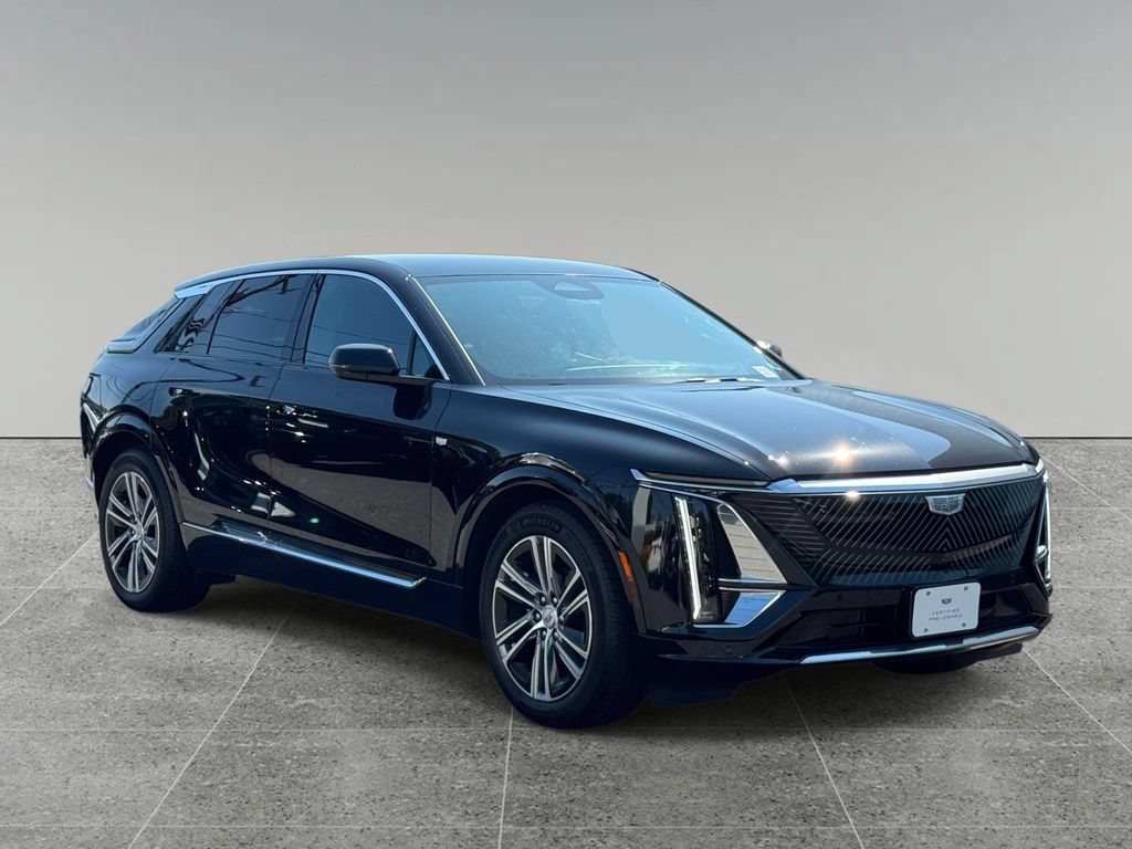 Certified 2025 Cadillac Lyriq Luxury w/ LPO, Floor Liner Package RWD image 9