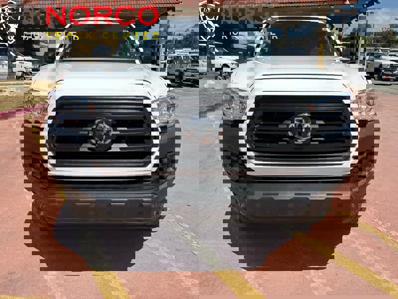 Used 2020 Toyota Tacoma SR image 3