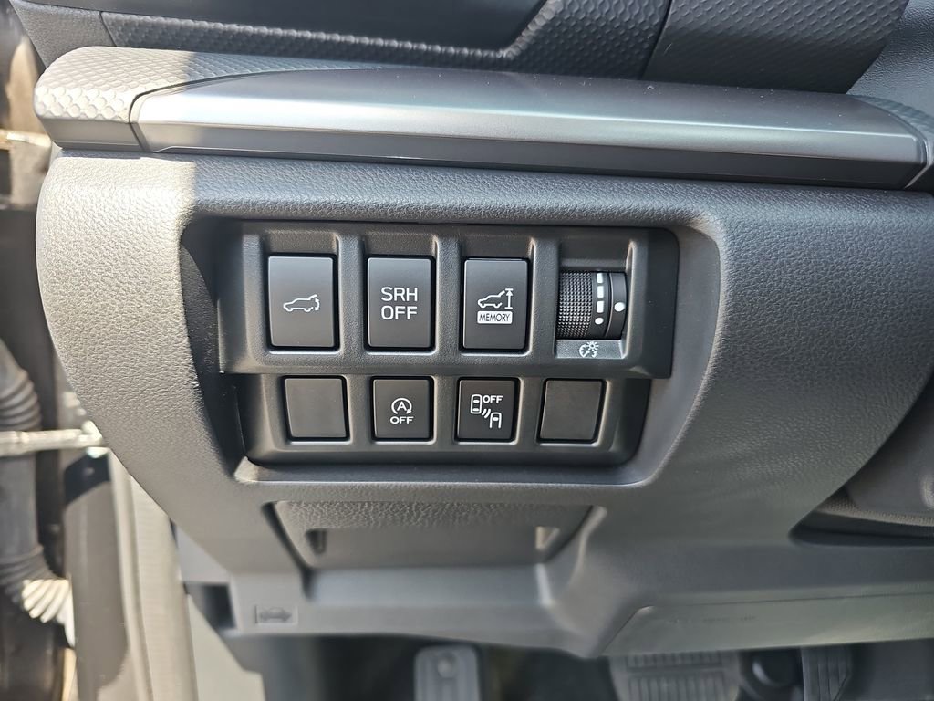 Used 2022 Subaru Forester Premium AWD/4WD image 25