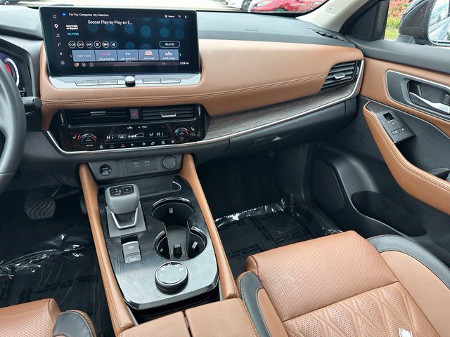 Used 2024 Nissan Rogue Platinum w/ Platinum Premium Package AWD/4WD image 20