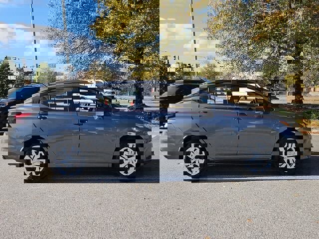 Used 2025 Nissan Versa S image 11