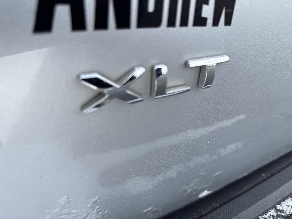 Used 2015 Ford Expedition XLT image 4