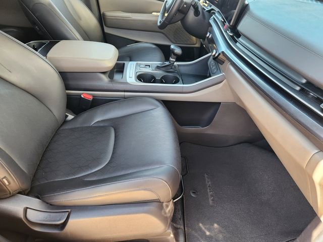 Used 2025 Kia Carnival image 14