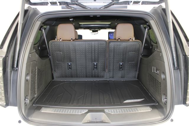 New 2026 Chevrolet Suburban High Country image 25