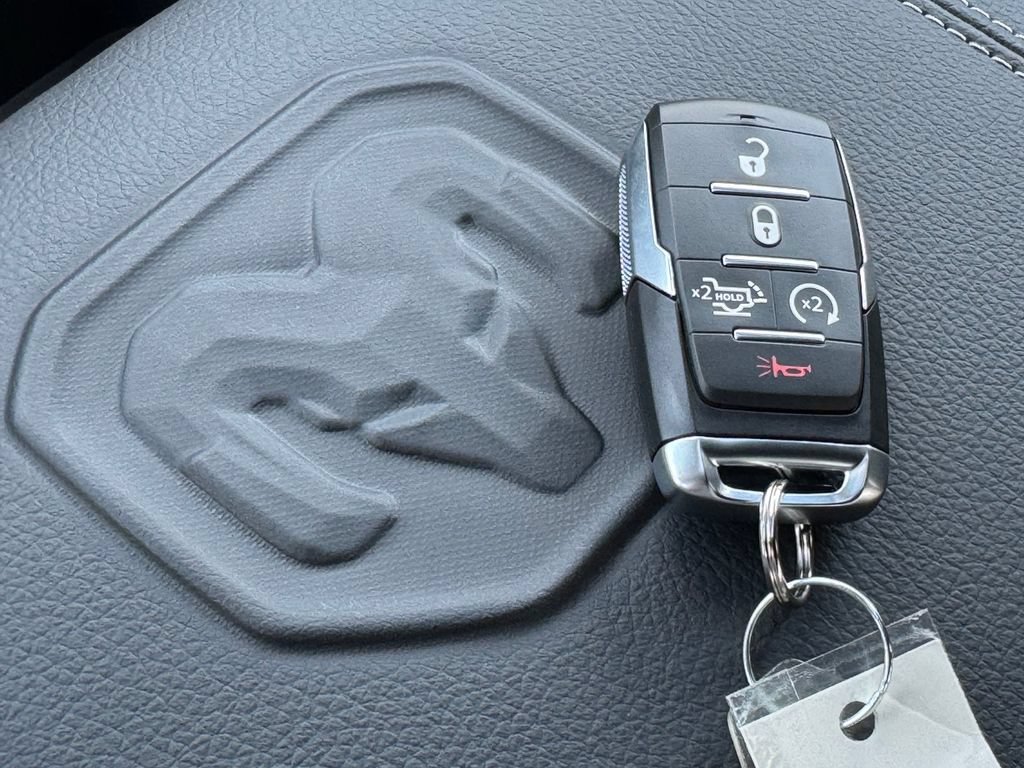 New 2027 RAM 1500 Laramie AWD/4WD image 33