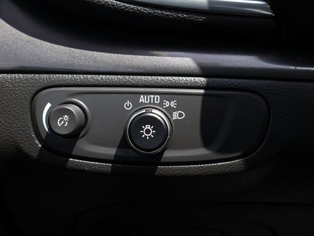 Used 2022 Buick Encore Preferred w/ Safety Package AWD/4WD image 36