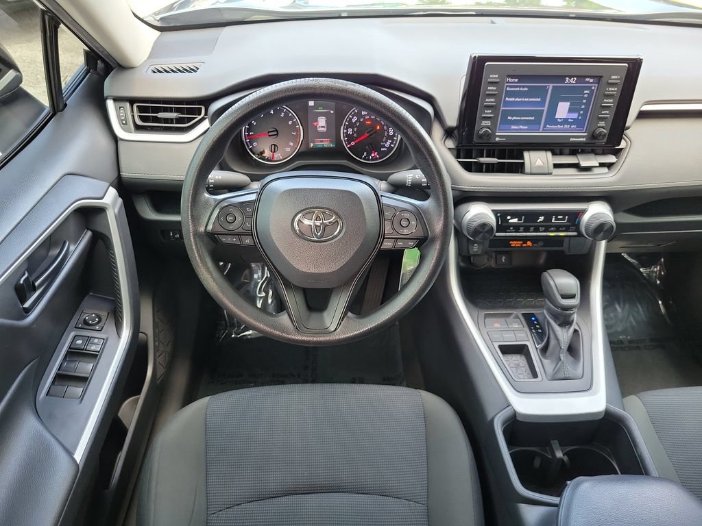 Used 2022 Toyota RAV4 LE FWD image 12