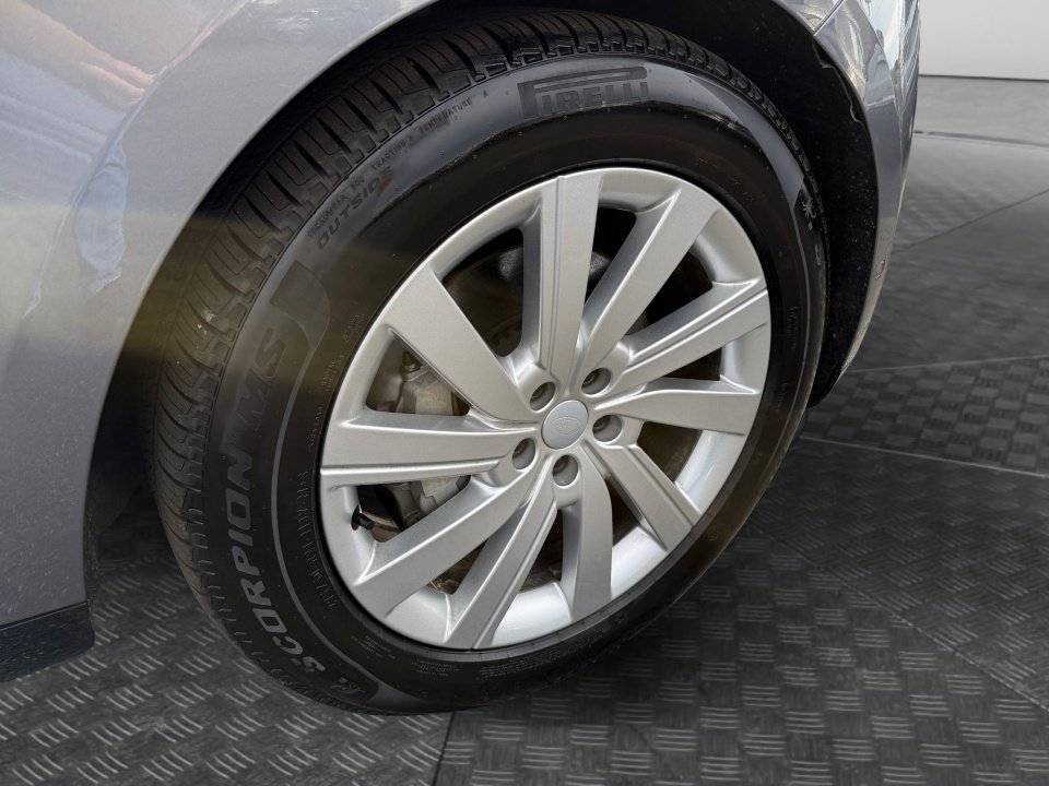 Used 2024 Land Rover Range Rover Long Wheelbase SE AWD/4WD image 9