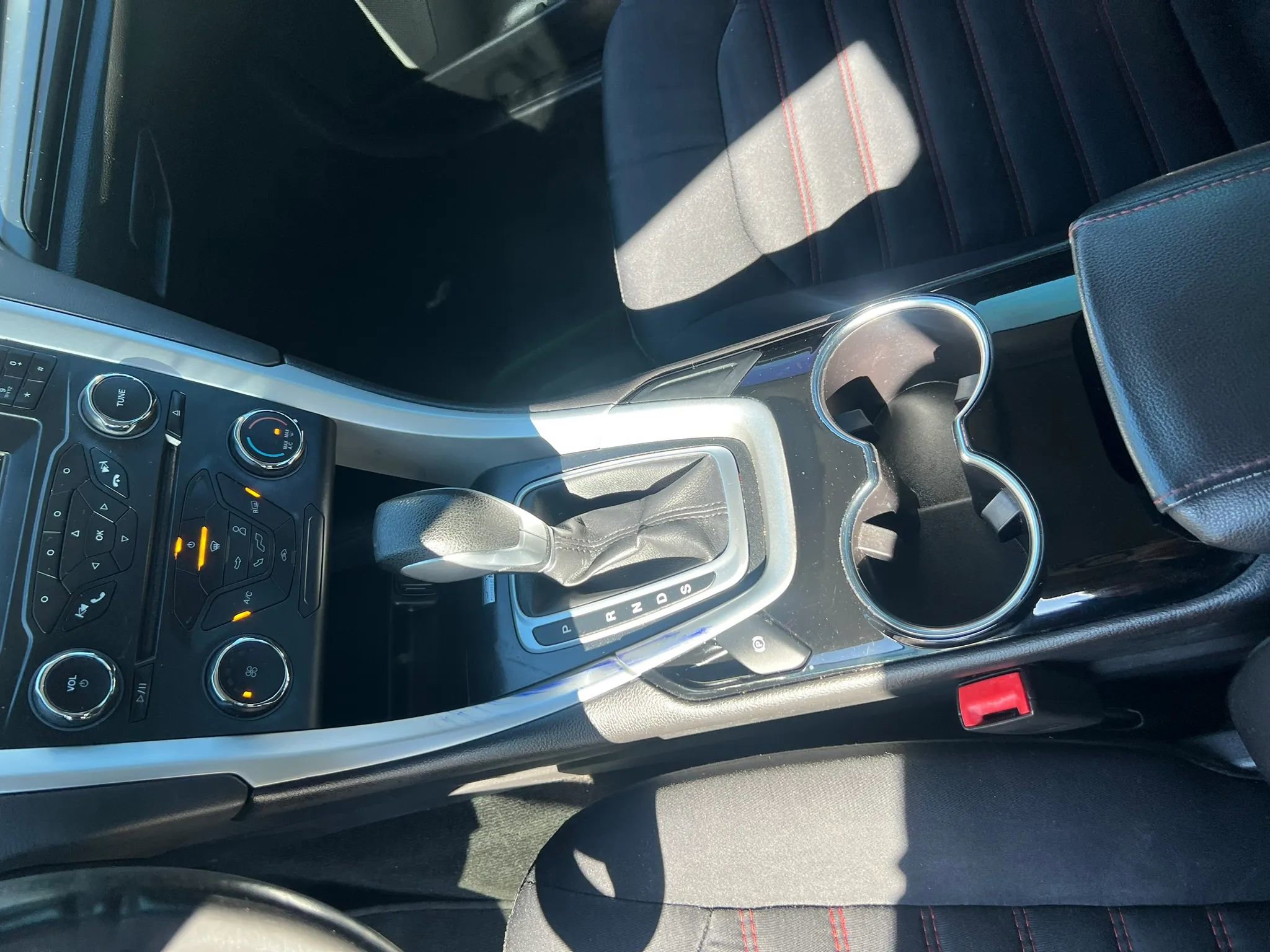 Used 2015 Ford Fusion SE w/ Equipment Group 201A image 15