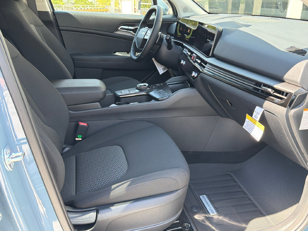 New 2027 Kia Sportage S FWD image 12