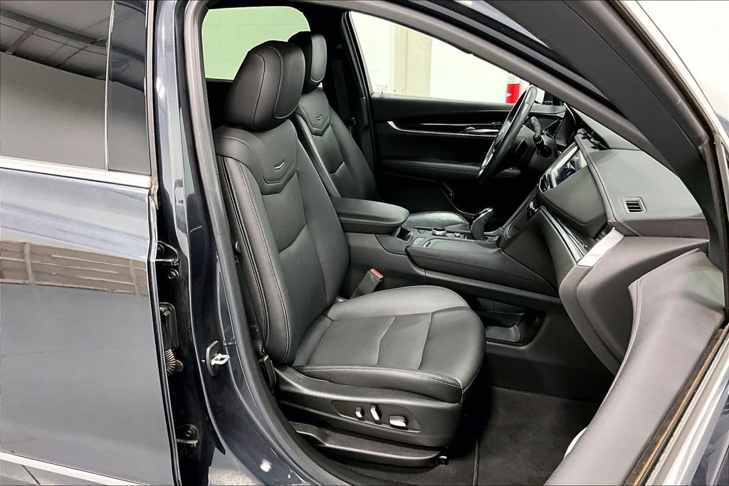 Used 2023 Cadillac XT5 Premium Luxury w/ Technology Package image 10