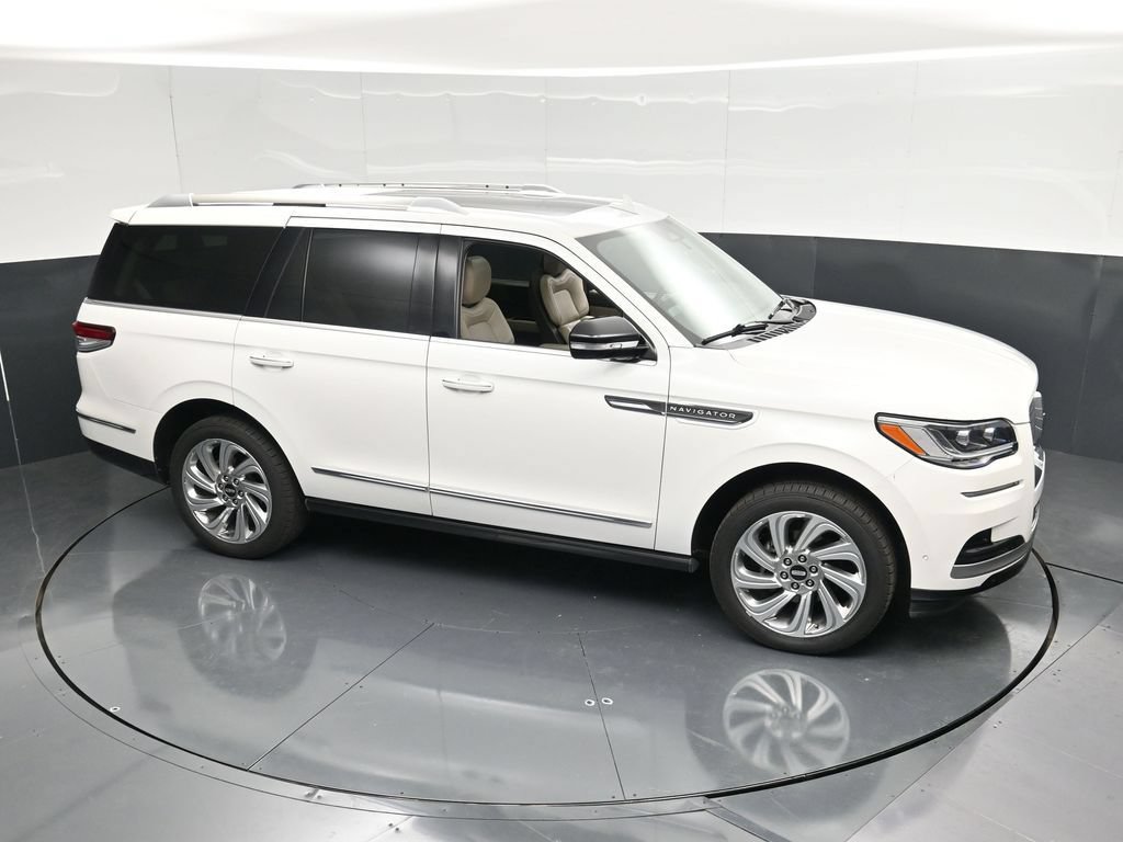 Used 2024 Lincoln Navigator Premiere AWD/4WD image 50
