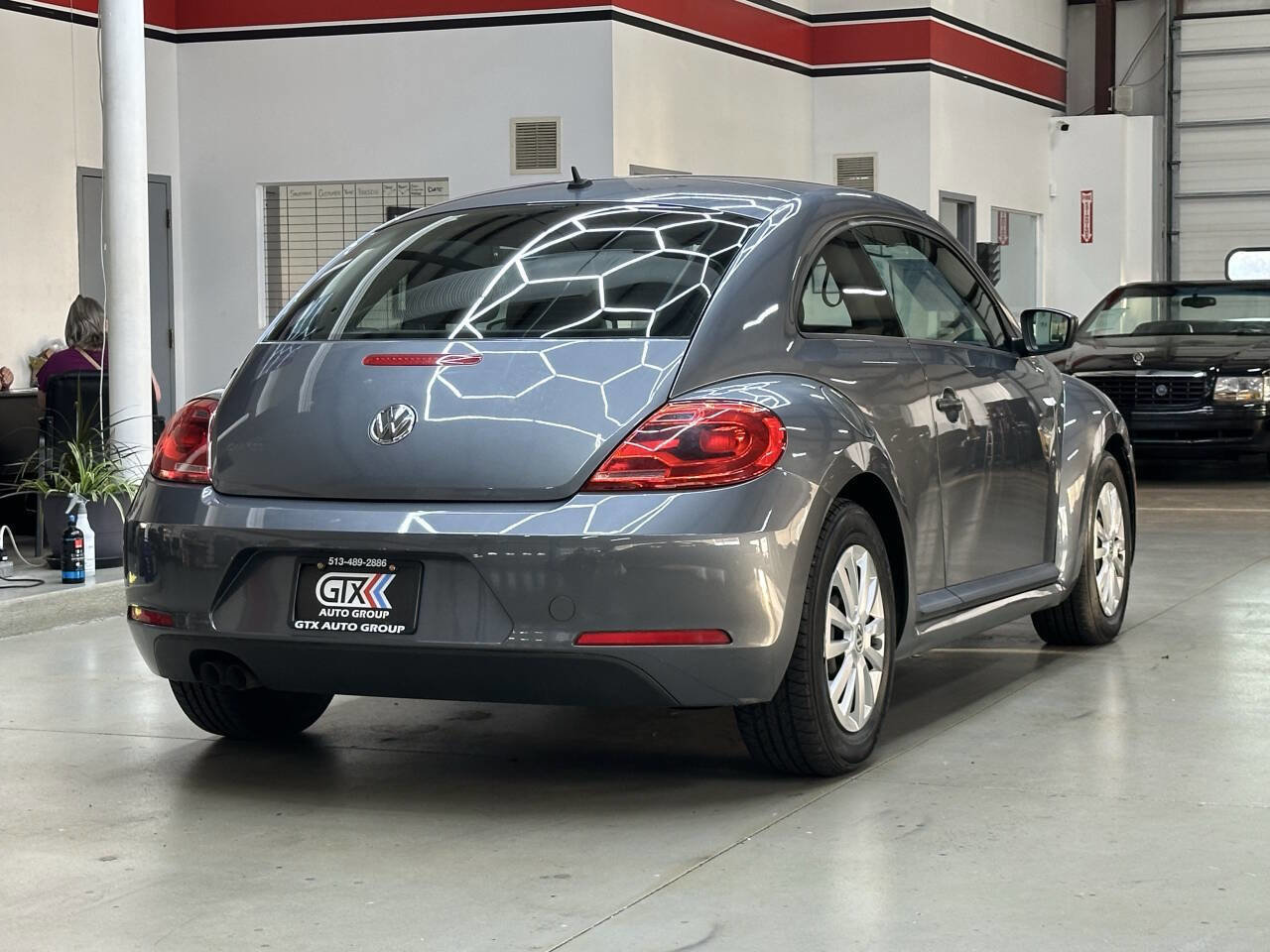 Used 2012 Volkswagen Beetle 2.5 image 2