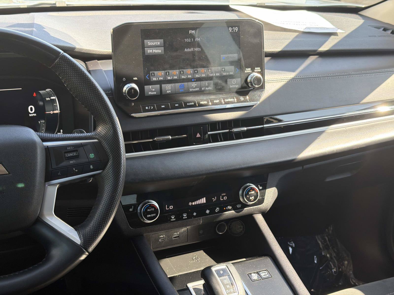 Used 2024 Mitsubishi Outlander 4WD Plug-In Hybrid image 9