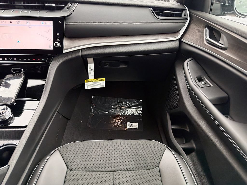 New 2026 Jeep Grand Cherokee Altitude AWD/4WD image 18