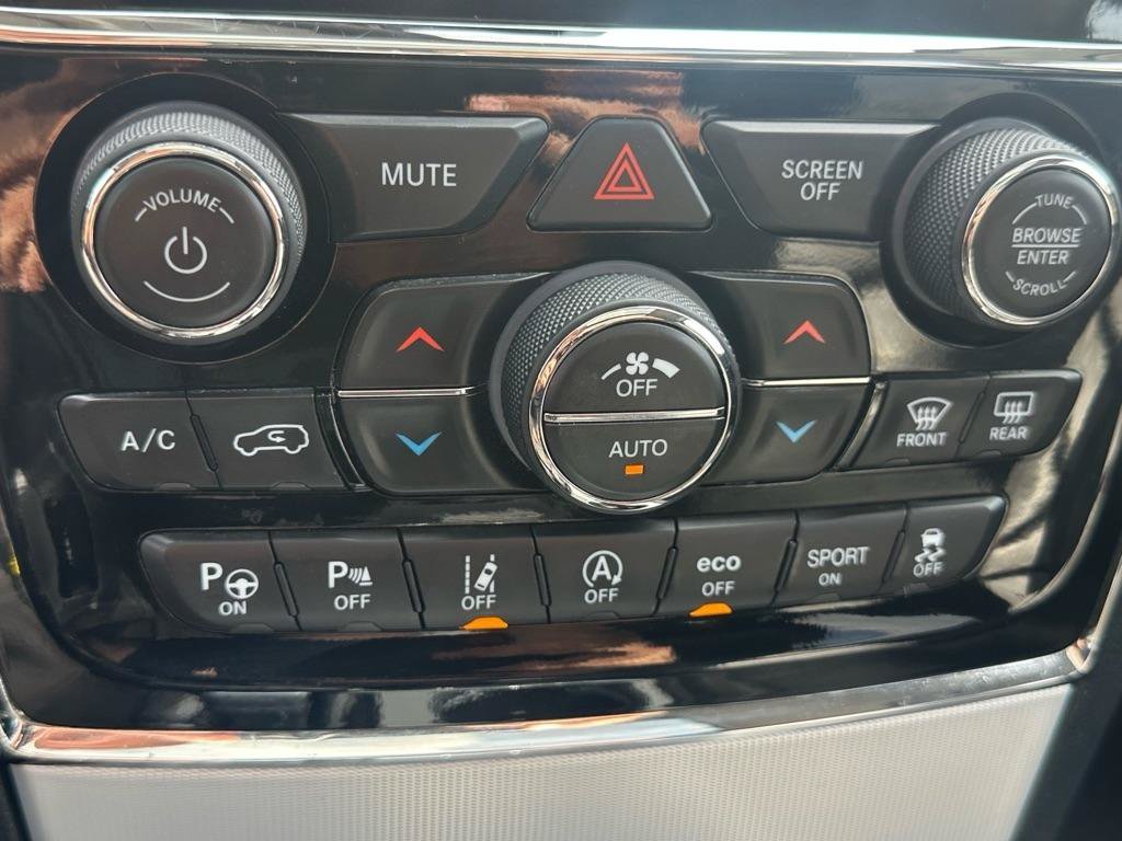 Used 2019 Jeep Grand Cherokee Summit w/ Platinum Series Group AWD/4WD image 22